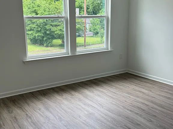 Building Photo - "Spacious 3-Bedroom Duplex Retreat at 705 West Parker Road, Greenville