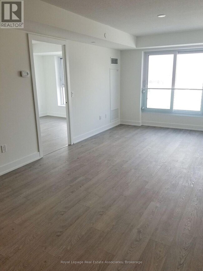 Photo du bâtiment - 7 Mabelle Ave