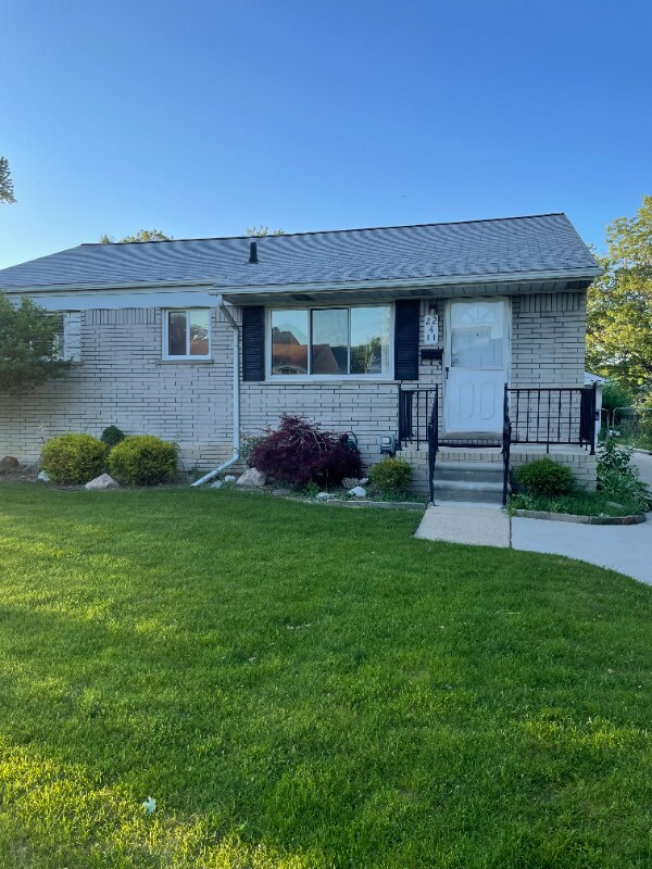 Primary Photo - 22411 Lanse St