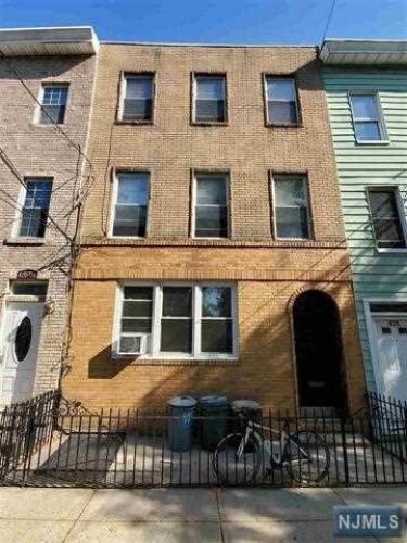 Primary Photo - 430 2nd St
