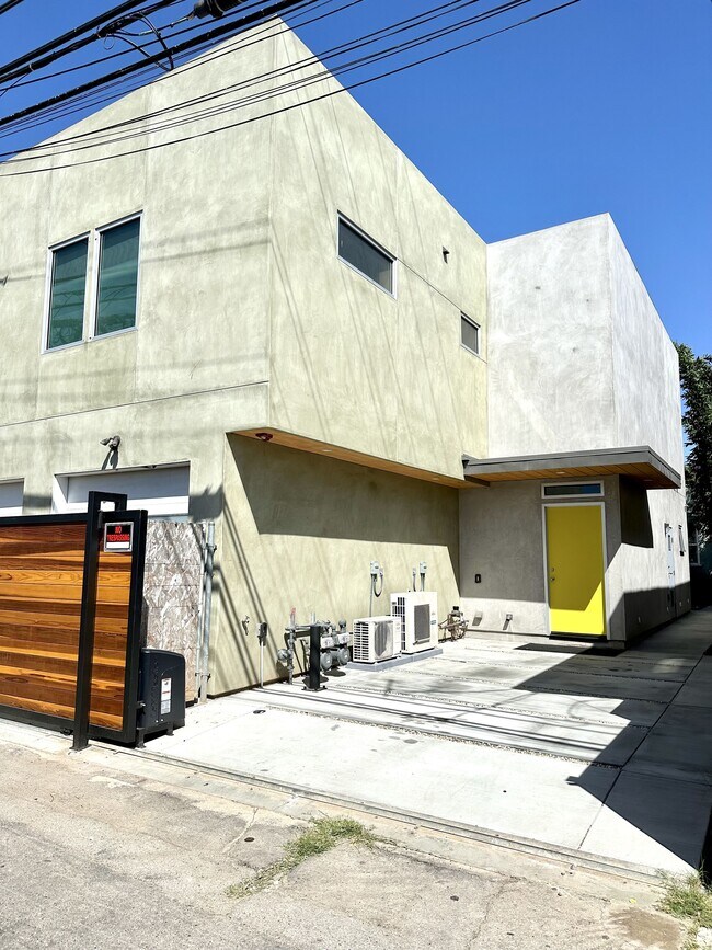 Building Photo - 1842 9th St
