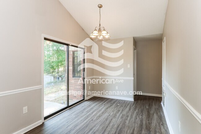 Foto del edificio - 3414 Aurelia Dr