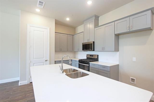 Building Photo - 4255 Shavano Dr