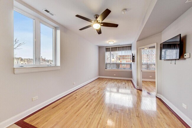 Foto del edificio - 2325 W Taylor St