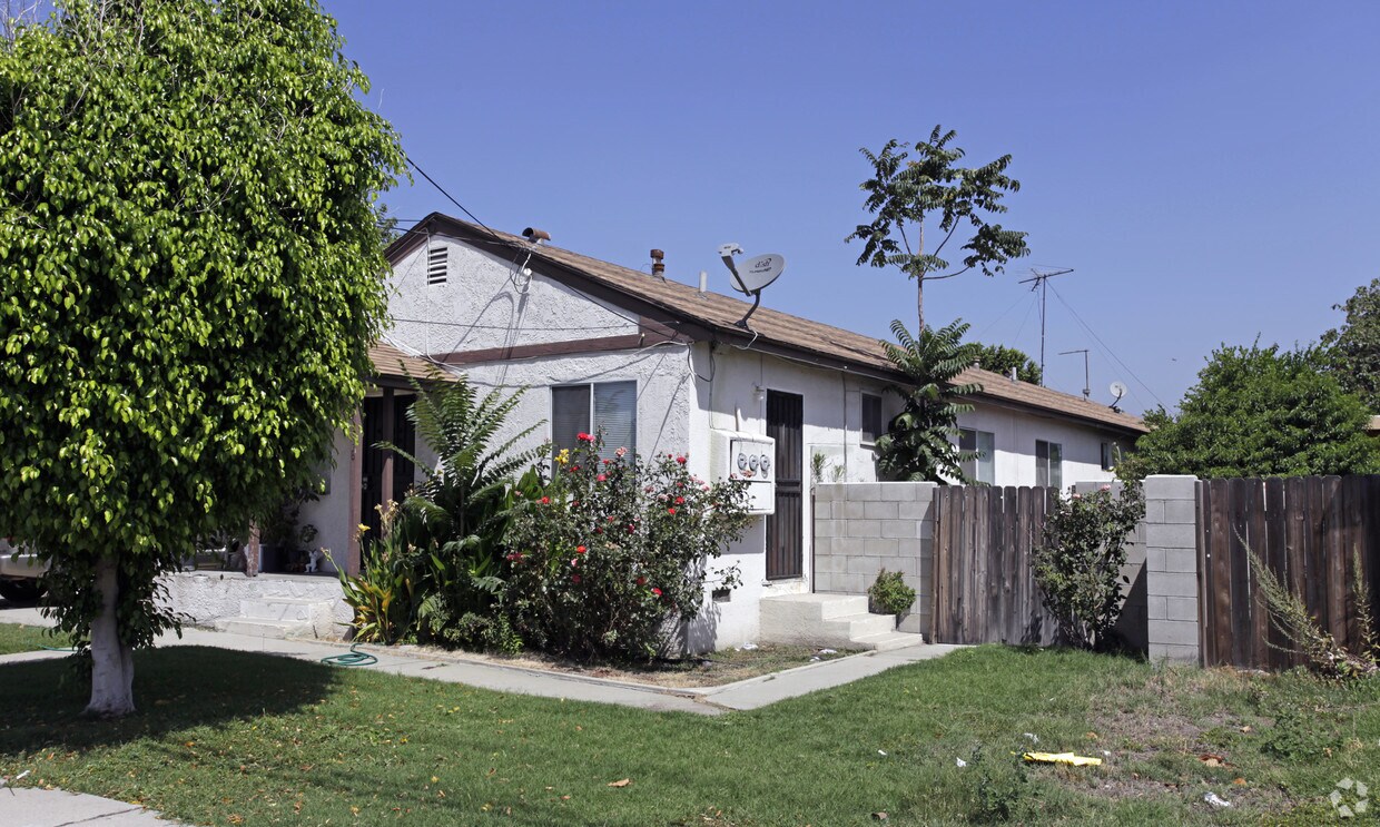Primary Photo - 16348 Randall Ave