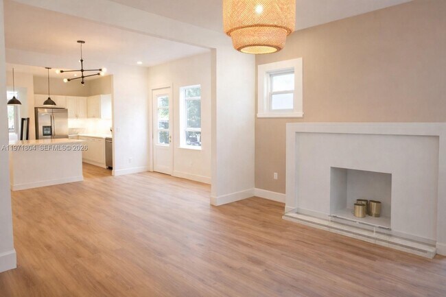 Foto del edificio - 640 NE 71st St