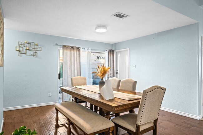 Foto del edificio - 12727 Ashford Knoll Dr