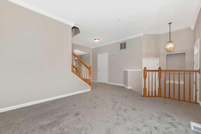 Building Photo - Beautifully Renovated Townhome in Walnut Ridge