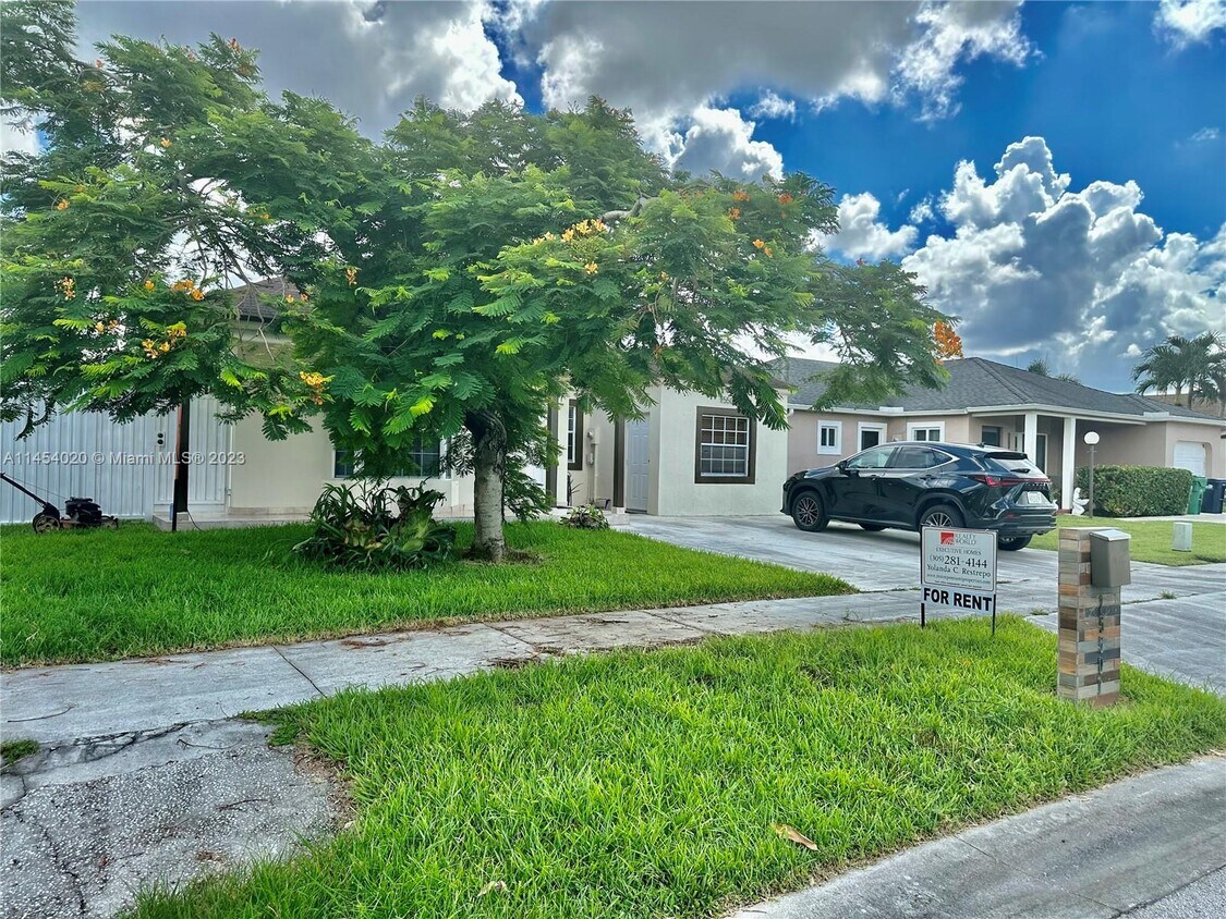 Foto del edificio - 15501 SW 143rd Ave