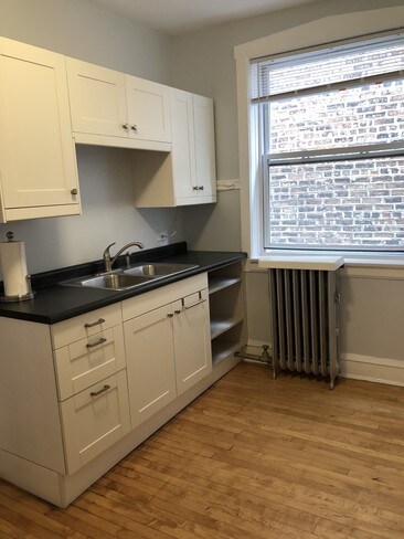 Building Photo - 1617 W Rascher Ave