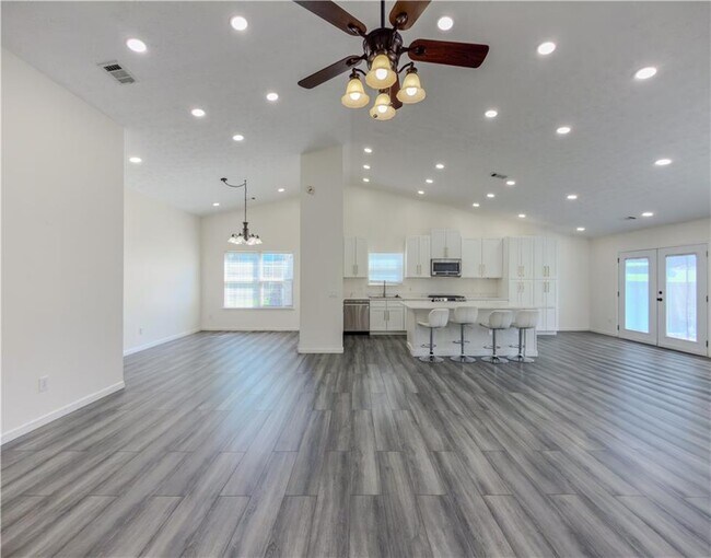 Foto del edificio - 7535 Springmill Ct