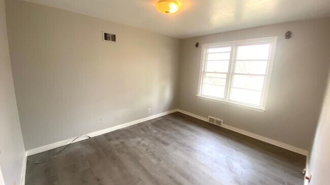 Foto del edificio - COMING SOON - New Listing Available Now! 3...