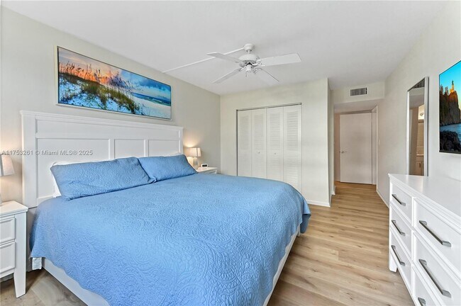 Building Photo - 3540 S Ocean Blvd