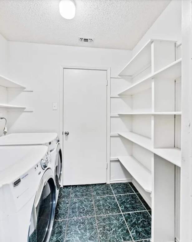 Foto del edificio - 9135 Deer Vlg