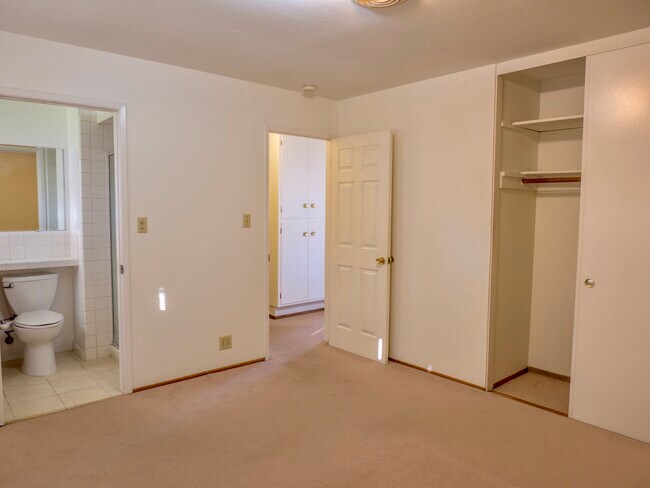 Building Photo - 230 Morrene Dr