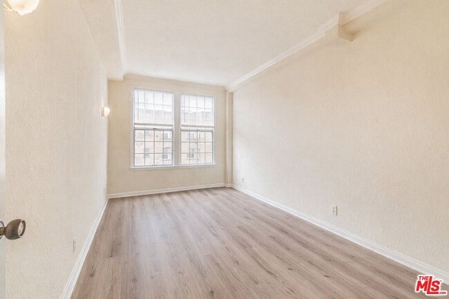 Building Photo - 5640 Franklin Ave