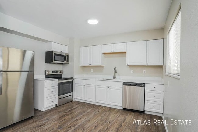 Foto del edificio - 4789 Shadowglen Dr