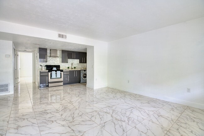 Interior Photo - The Galen Apartments | Modern 1 Bedroom Ap...