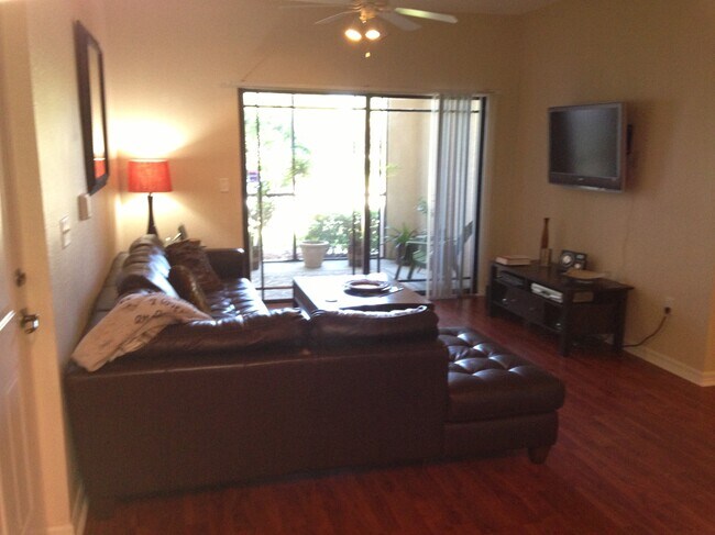 Foto del edificio - 3022 Alcazar Pl