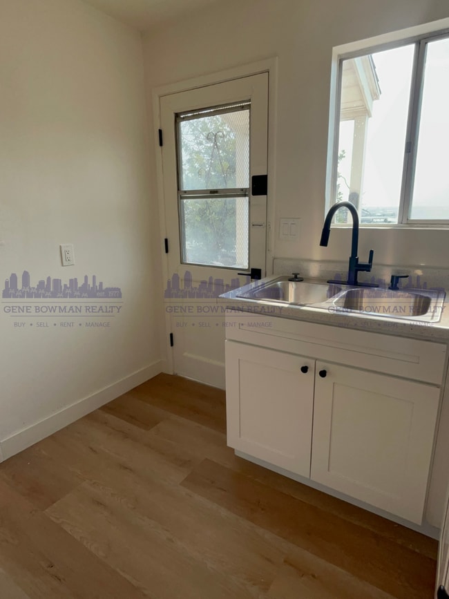 Building Photo - Charming 2BR Home in Prime San Diego Location