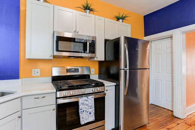 Building Photo - Charming 4 Bedroom on Cumberland St
