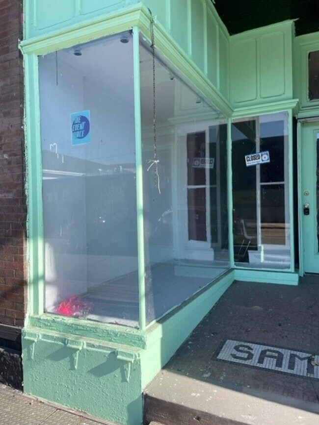 Foto del edificio - 1st Floor Commercial Front Street Steelton...