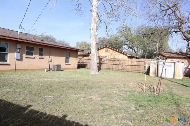 Foto del edificio - 1403 Canary Ln
