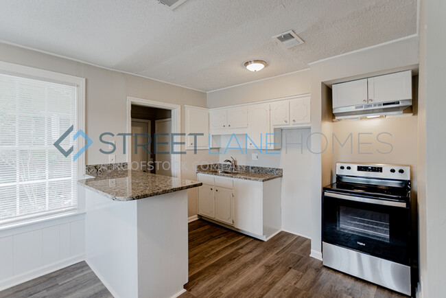 Foto del edificio - REDUCED! - HOLIDAY SPECIAL! SIGN A LEASE B...