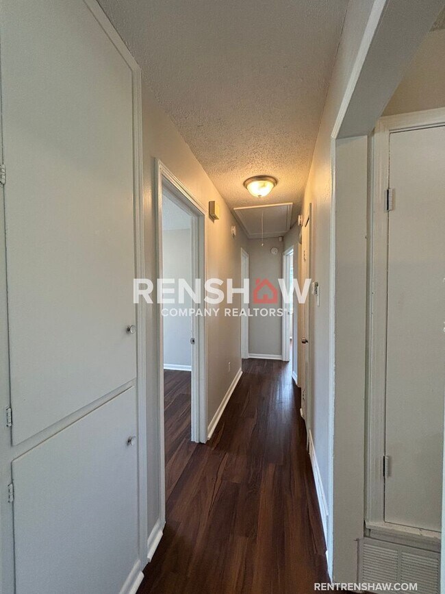 Foto del edificio - Schedule a Tour Today for this 3 Bed / 1 B...