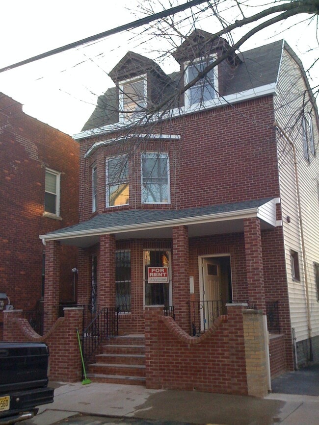 Foto del edificio - 270 Parker St