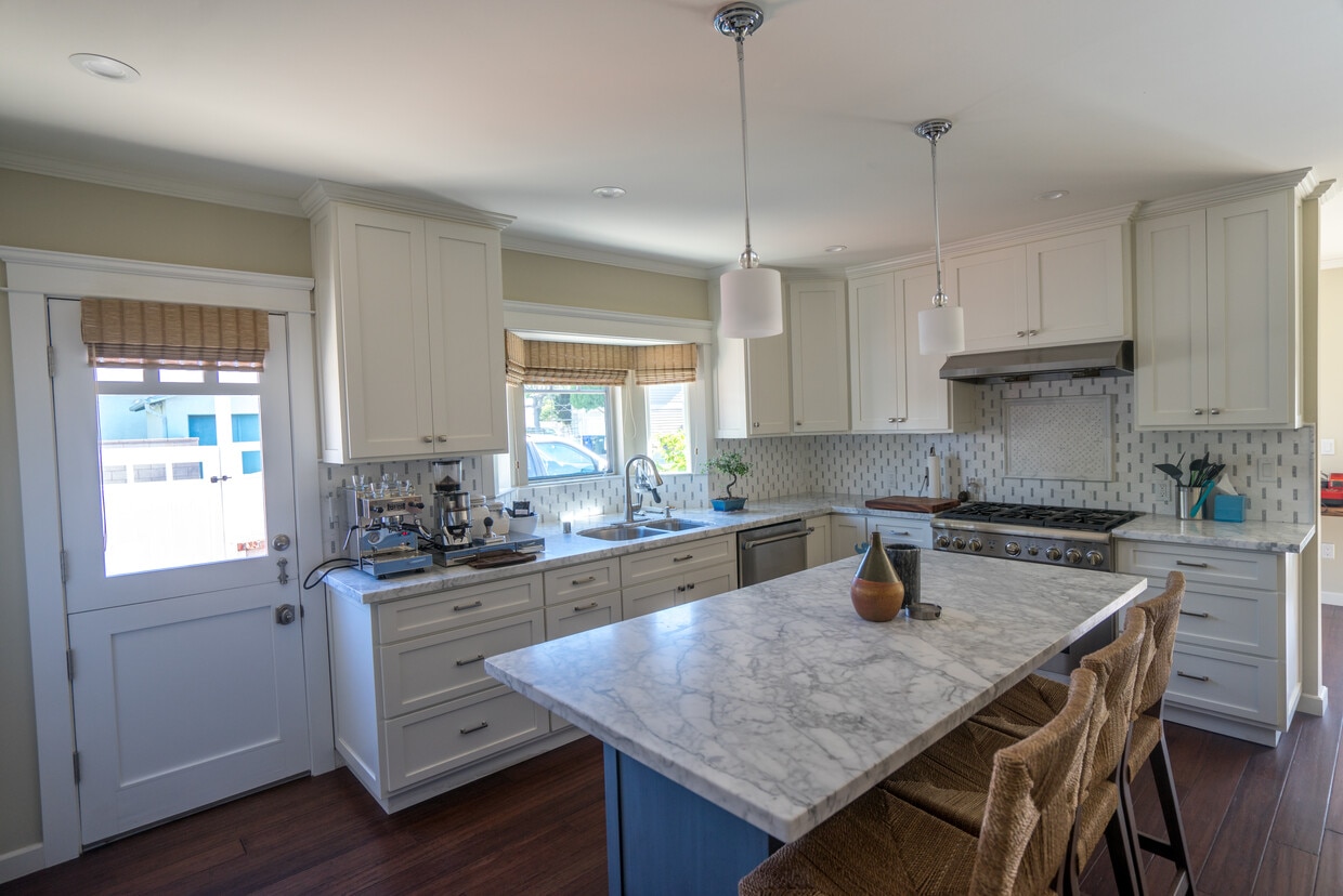 Modern Luxury Gourmet Kitchen - 1420 Bonnie Brae St
