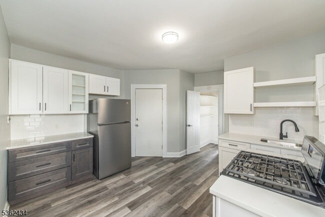 Building Photo - 68 Mill St