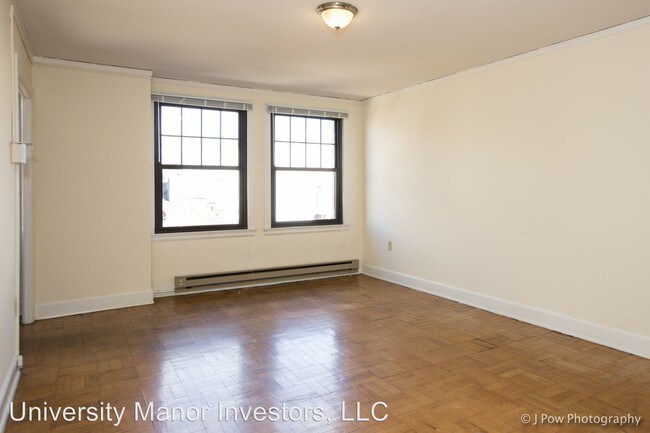 Building Photo - 1305 NE 43rd St