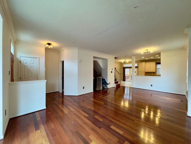 Foto del edificio - Spacious & Well-Appointed 3Beds/2.5Bath Ho...