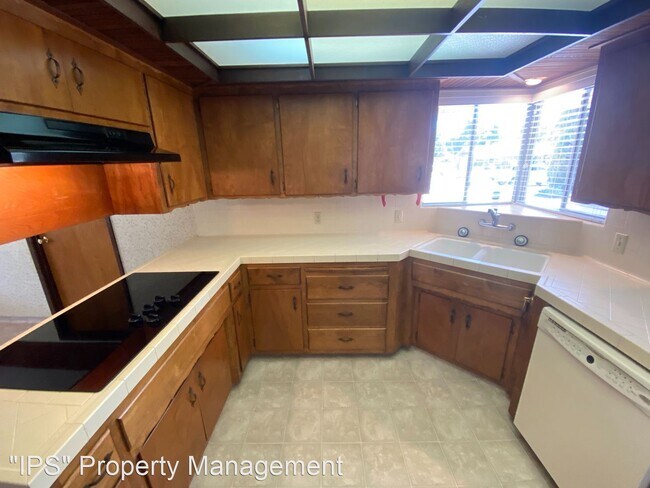 Building Photo - 3 br, 2 bath House - 5855 E. El Monte Way