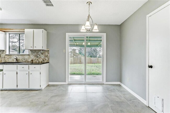 Building Photo - 1405 Tuffit Ln