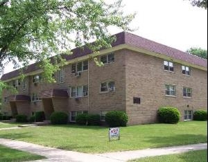 Primary Photo - 215 E Oak St