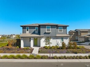 Building Photo - 2476 Laramie Cir