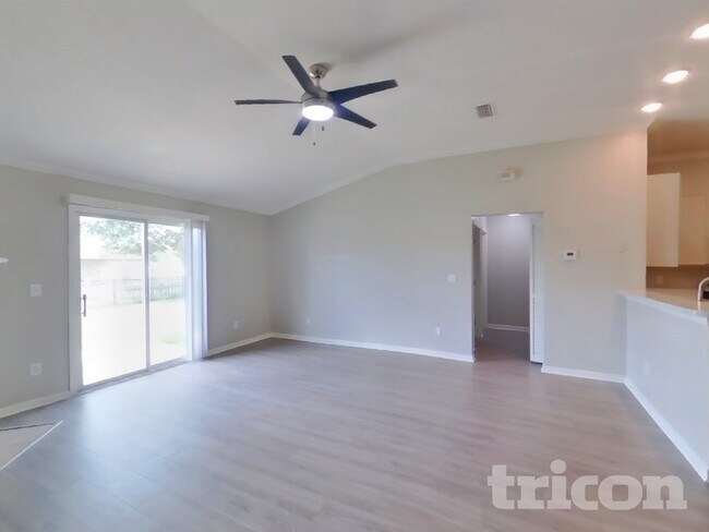 Foto del edificio - 3208 Ginny Lake Dr