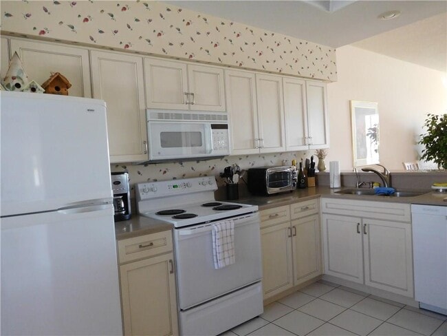Building Photo - 9641 Castle Point Dr