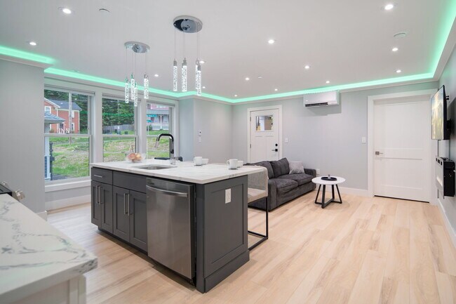 Foto del edificio - 601 E State St - Fully Furnished Apartments!