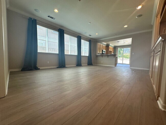 Foto del edificio - Beautiful 3 Bed, 2 Bath in Brentwood