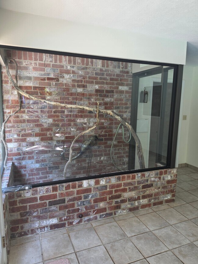 Foto del edificio - 307 Lakeside Dr