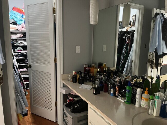 Building Photo - 1159 Aurora Ct