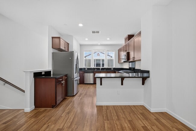 Building Photo - 630 Barcelona Loop