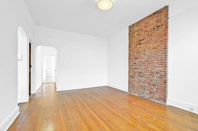 Foto del edificio - 214 8th Ave