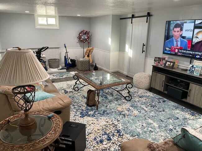 Includes Bigscreen tv , Xfinity, wifi - 268 E 9000 S