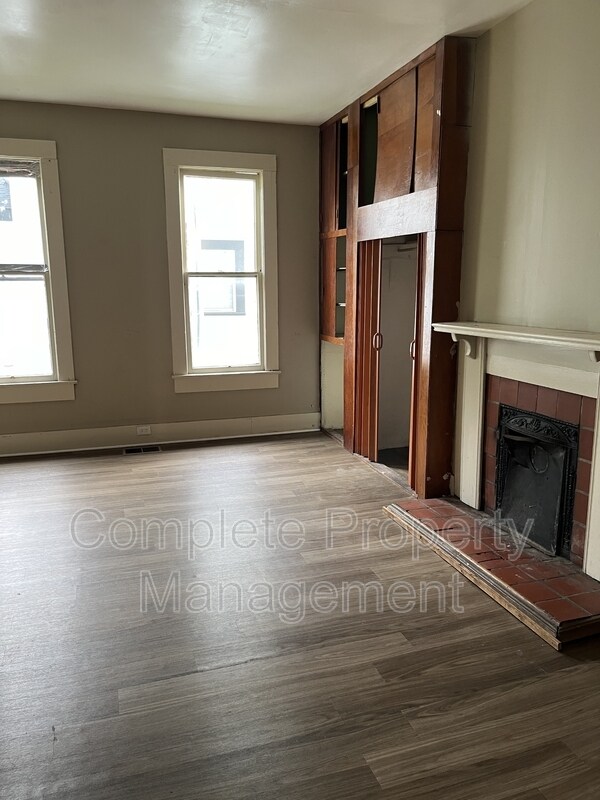 Building Photo - 2701 Ave H