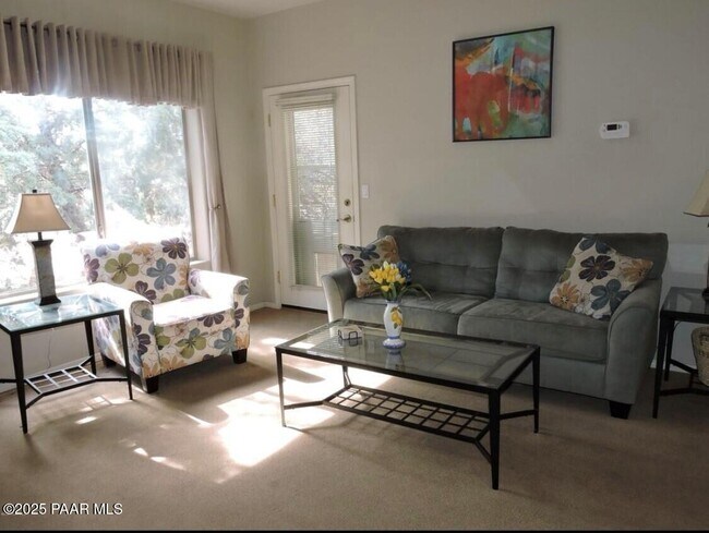 Foto del edificio - 4976 Summit Cir