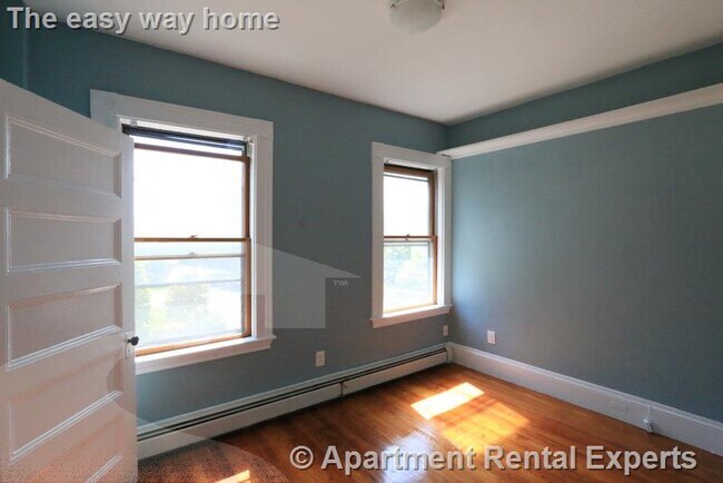 Foto del edificio - 173 Rindge Ave